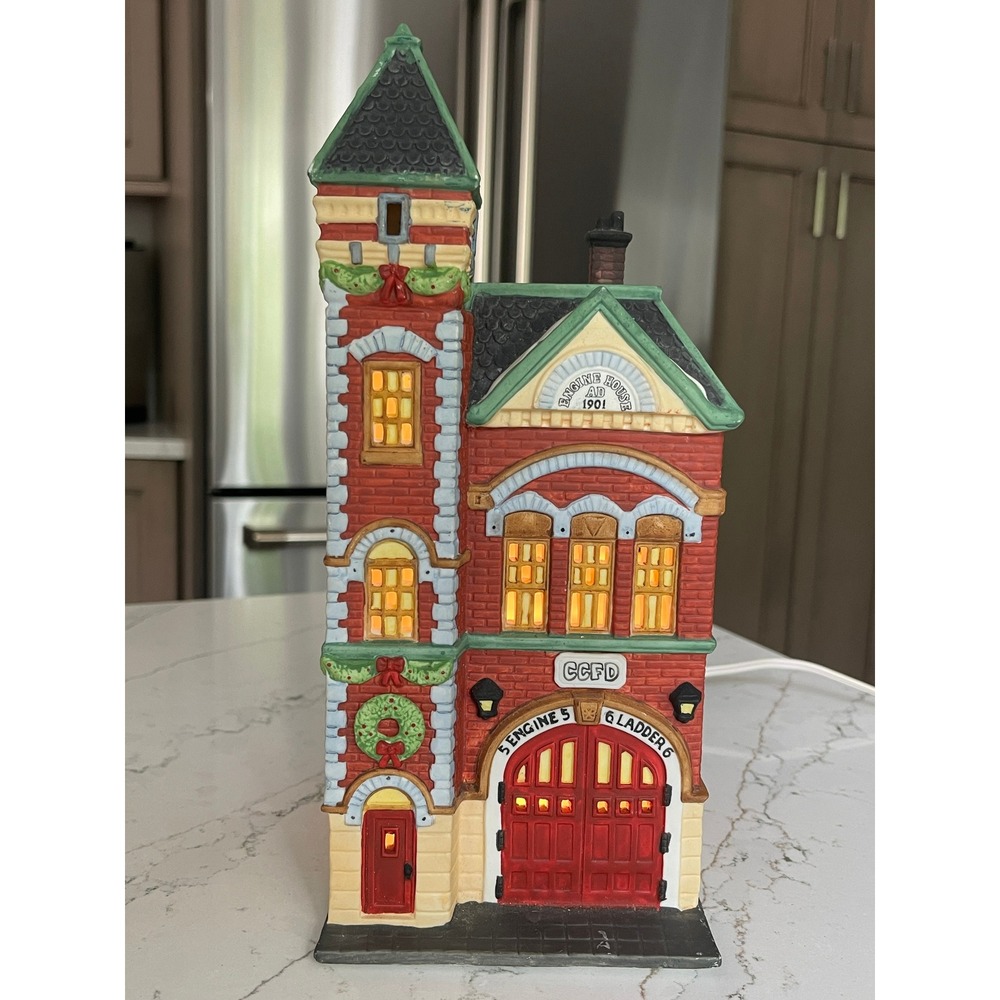 Dept 56 Christmas in the City RED BRICK FIRE STATION Engine 5 Ladder 6 Unboxed